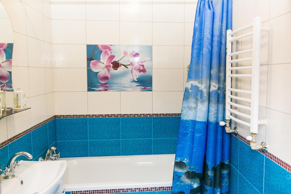 Vip Apartmens Faraon On Illinskaya 1 Floor Soemy Buitenkant foto