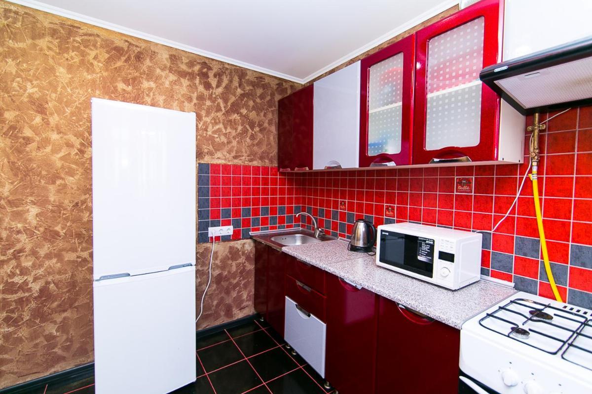Vip Apartmens Faraon On Illinskaya 1 Floor Soemy Buitenkant foto
