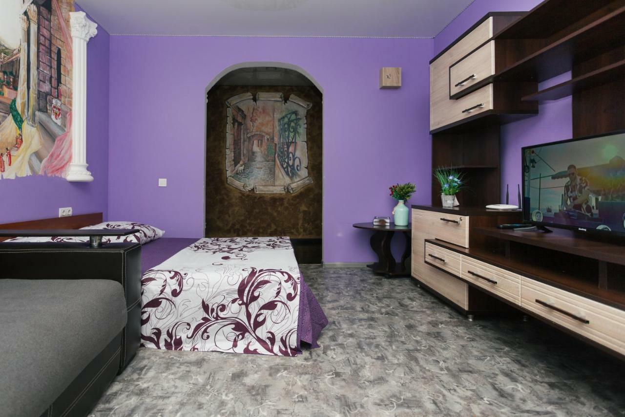 Vip Apartmens Faraon On Illinskaya 1 Floor Soemy Buitenkant foto